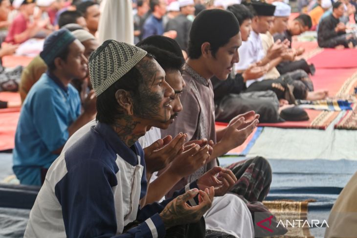 Takbir yang tertahan di balik jeruji
