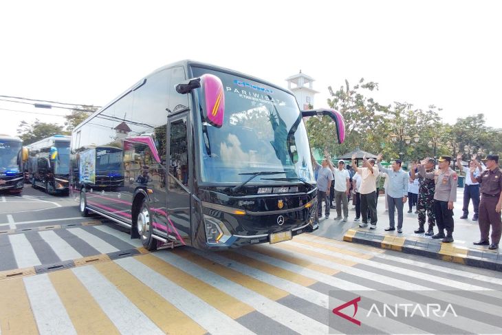 Plt Wali Kota Madiun berangkatkan tujuh bus program balik gratis Lebaran 2026