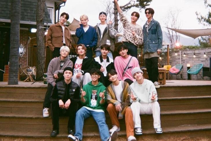 Anggota SEVENTEEN perpanjang kontrak dengan agensi Pledis Entertainment