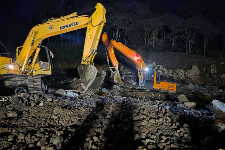 Akses jalan di Bener Meriah kembali normal usai lumpuh akibat sungai meluap