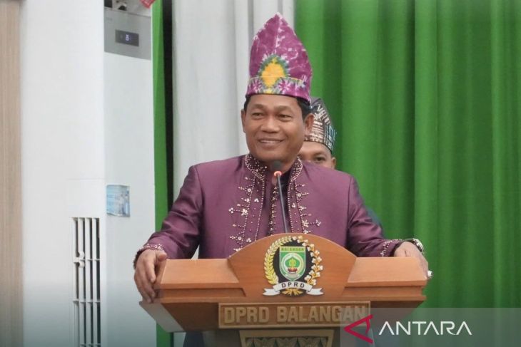 Bupati Abdul Hadi unggulkan program beasiswa 1.000 sarjana