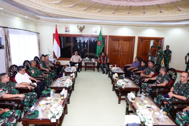 Polda Maluku perkuat sinergisitas TNI-Polri jaga stabilitas daerah
