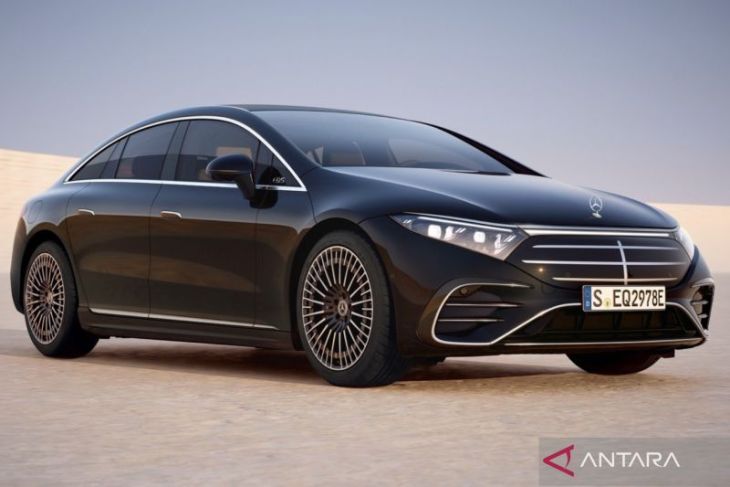 Mercedes-Benz EQS 2026 diklaim punya jangkauan elektrik 925 km