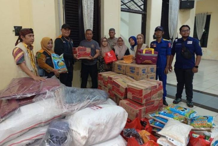 Warga terdampak kebakaran di asrama Polri Ciledug dapat bantuan