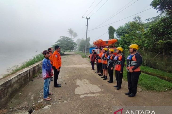 Basarnas  Jambi cari anak hanyut di Sungai Batanghari