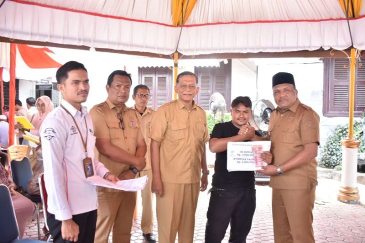 Pemkab Bireuen salurkan stimulan ekonomi untuk penyintas bencana banjir