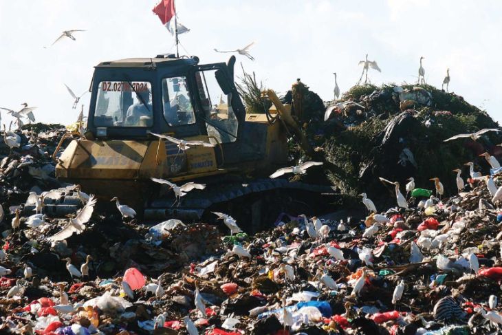 PEMPROV BALI LARANG SAMPAH ORGANIK DI TPA SUWUNG
