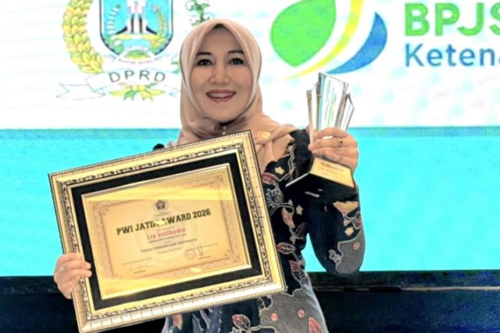 Momentum Hari Kartini, anggota DPD Lia Istifhama raih tiga penghargaan