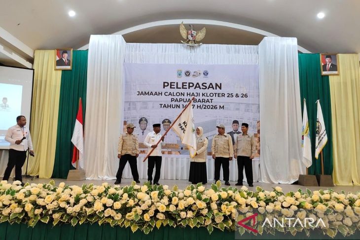 Gubernur Mandacan: 142 calon haji jaga nama baik Papua Barat