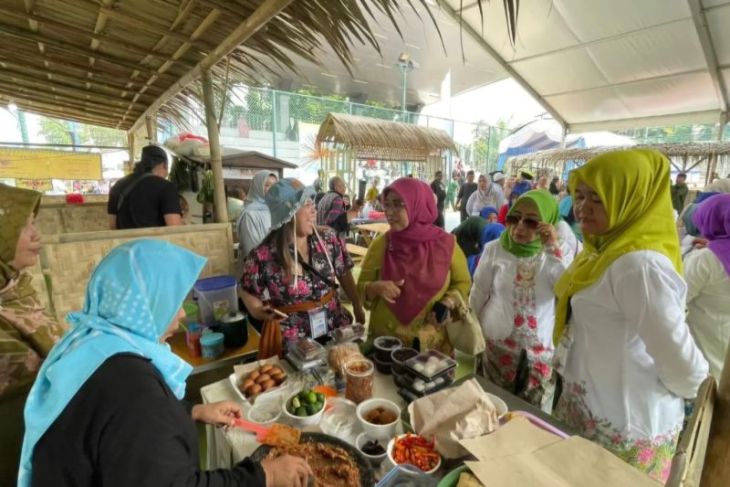 Tradisi budaya Pasar Pengabisan Depok perlu dijaga