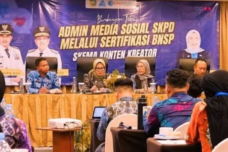 Pemkab Tala menggelar sertifikasi bagi para pengelola media sosial di lingkungan SKPD