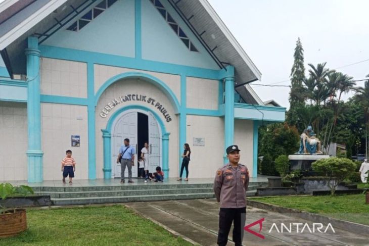 Polres Bungo terjunkan personel amankan pelaksanaan ibadah di gereja