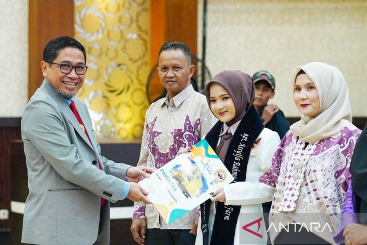 ULM cetak 39 apoteker baru perkuat layanan kefarmasian di Kalsel