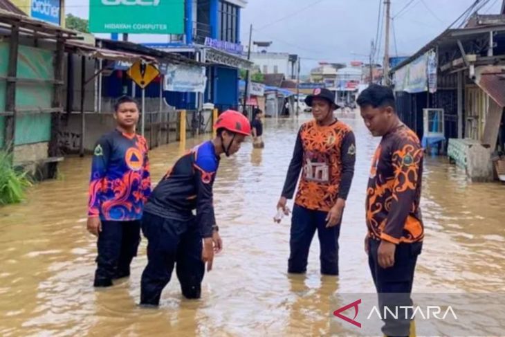 Floods hit thousands homes in South Kalimantan's HST, three sub-districts affected