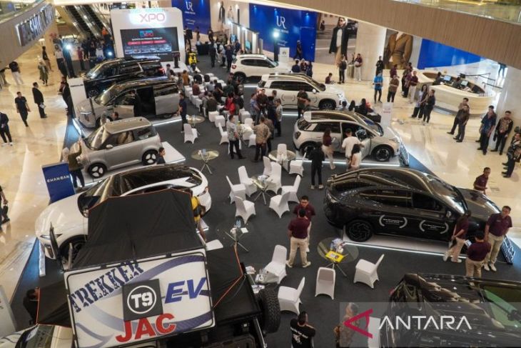 Perusahaan otomotif dukung ekosistem kendaraan listrik di Jawa Timur