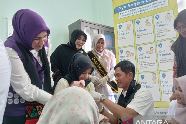 Wamenkes tegaskan imunisasi tidak haram sesuai fatwa MPU Aceh