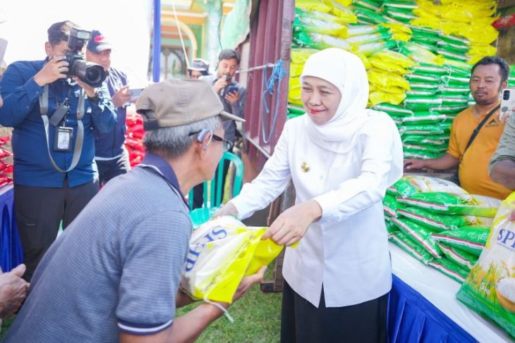 Khofifah gencarkan pasar murah guna kendalikan inflasi