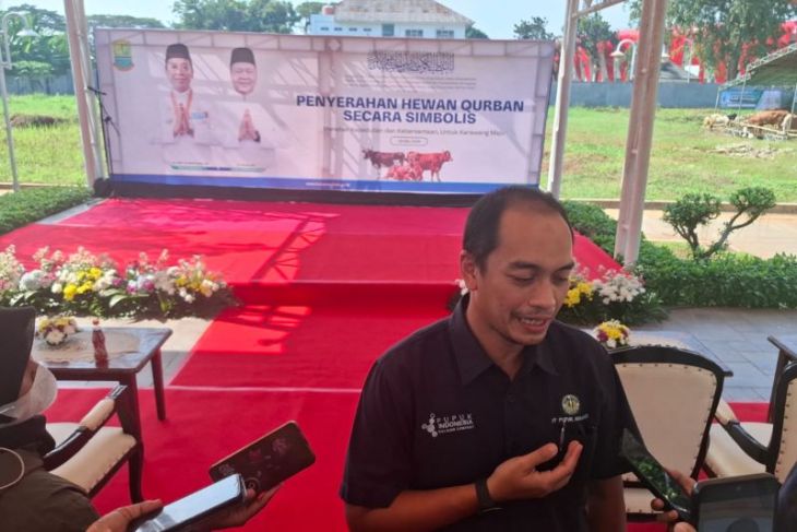 Pupuk Kujang salurkan puluhan hewan kurban pada Idul Adha