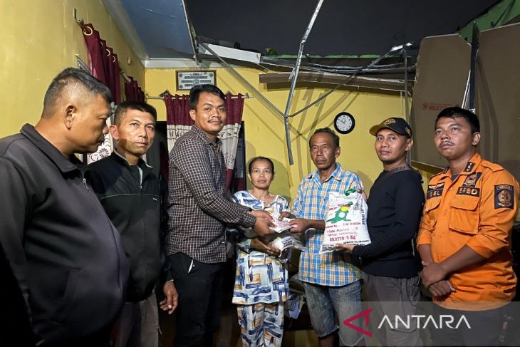 Kades Sambirejo Timur salurkan bantuan kepada korban puting beliung