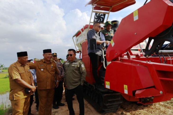 Kementan dongkrak produksi pertanian di Kukar lewat alsintan modern