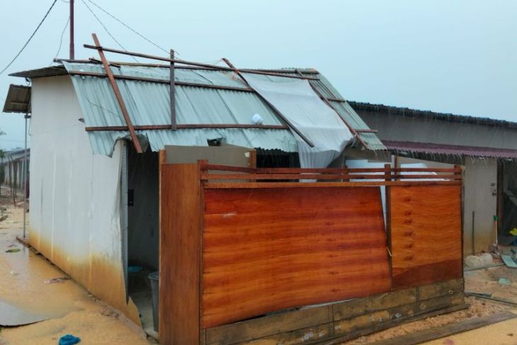 Angin kencang di Aceh Utara, total 66 huntara rusak di Langkahan