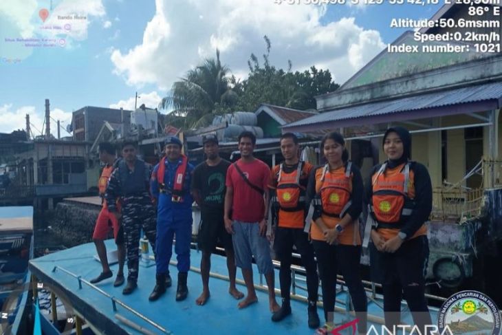 Seluruh penumpang "longboat" mati mesin di Banda selamat