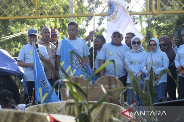 Ribuan warga meriahkan konvoi sambut PENAS KTNA di Gorontalo