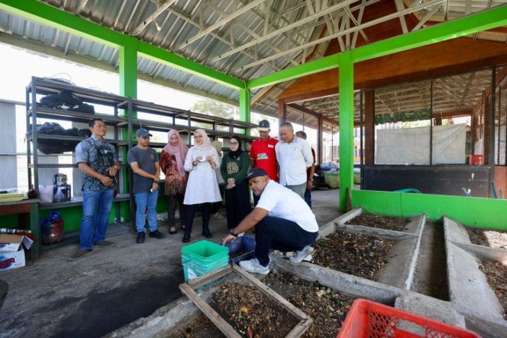 Bupati Ipuk: Kelurahan Bakungan jadi contoh kelola sampah mandiri