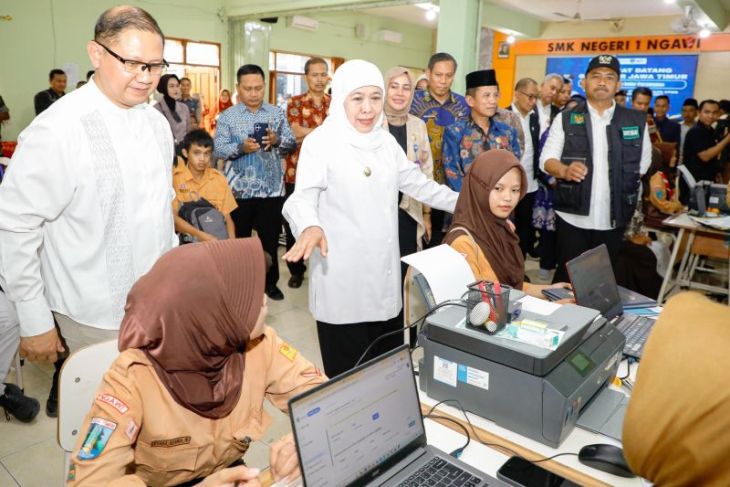Khofifah apresiasi SPMB SMA-SMK negeri di Ngawi berjalan lancar