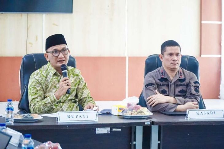 Bupati Sarolangun Hurmin paparkan proyek strategis daerah bersama Kejari Sarolangun
