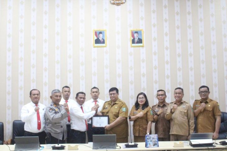 Operasi Antik Toba 2026, Polres Simalungun terima piagam penghargaan dari Pemkab