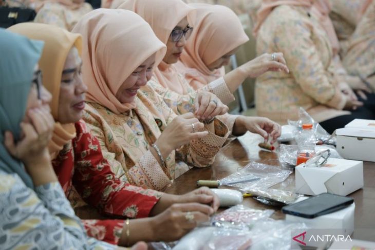 Dharma Wanita Kota Bogor latih olah kain perca bantu ekonomi keluarga