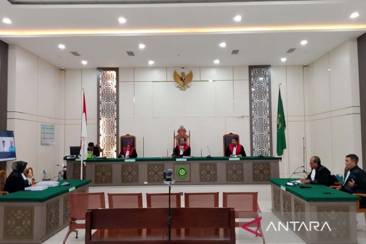 JPU tuntut dua eks pejabat DKP 5,5 tahun terkait korupsi pabrik es