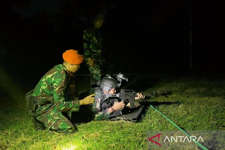 Korpasgat asah kemampuan tempur melalui latihan menembak malam