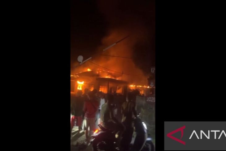 Fasilitas PT Agrinas di Labura dibakar massa, usai penimbang sawit tewas dianiaya aparat