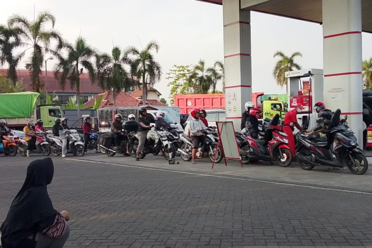 Pemkab Lumajang pantau distribusi BBM untuk kelancaran mobilitas warga