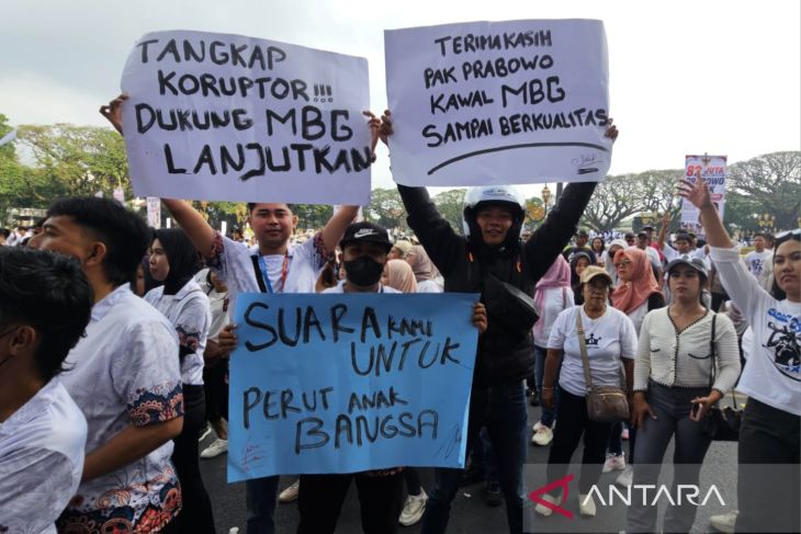Massa aksi di Malang dukung keberlanjutan Program MBG