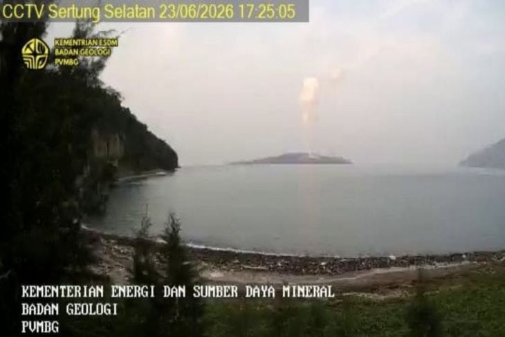 Aktivitas Gunung Anak Krakatau meningkat, warga diminta waspada