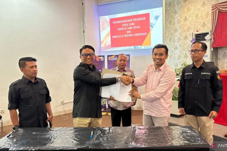 Bawaslu Gorontalo dan UNG resmikan pojok pengawasan di kampus