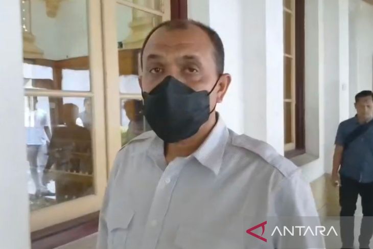 Kadinkes Sumut Faisal Hasrimy batal diperiksa sebagai saksi kasus korupsi smartboard