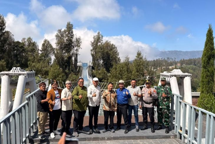 Jembatan Kaca Bromo dibuka perkuat daya tarik wisata Probolinggo