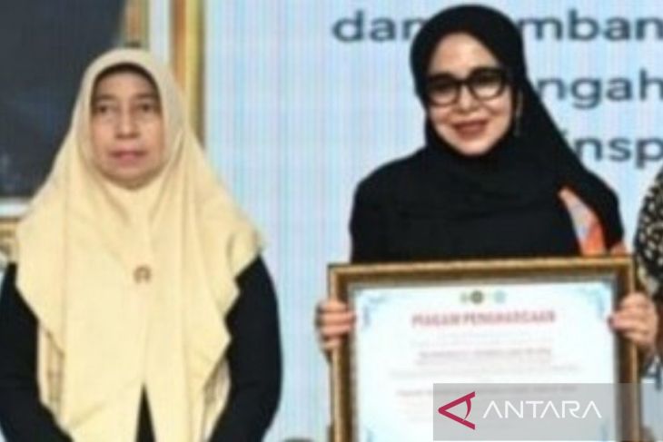 Dato' Hj Hikmatul Fadhillah  terima anugerah Tokoh Inspirasi Sumatera Utara
