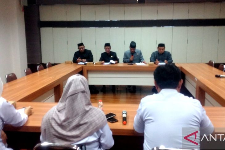 DPRD-Pemkab Batola bahas Raperda penyelenggaraan perizinan berusaha di daerah