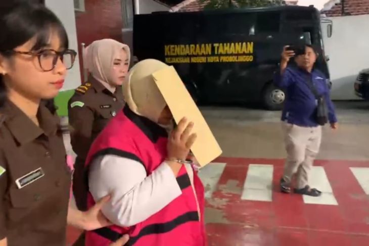 PPK proyek lampu hias RTH Probolinggo jadi tersangka korupsi