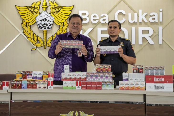 Satpol PP Kota Kediri sita 6.896 batang rokok ilegal