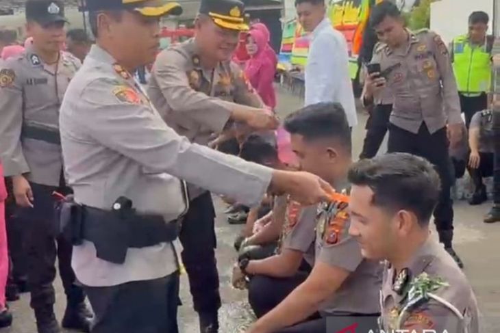 Kapolres Padangsidimpuan pimpin kenaikan pangkat 22 personel