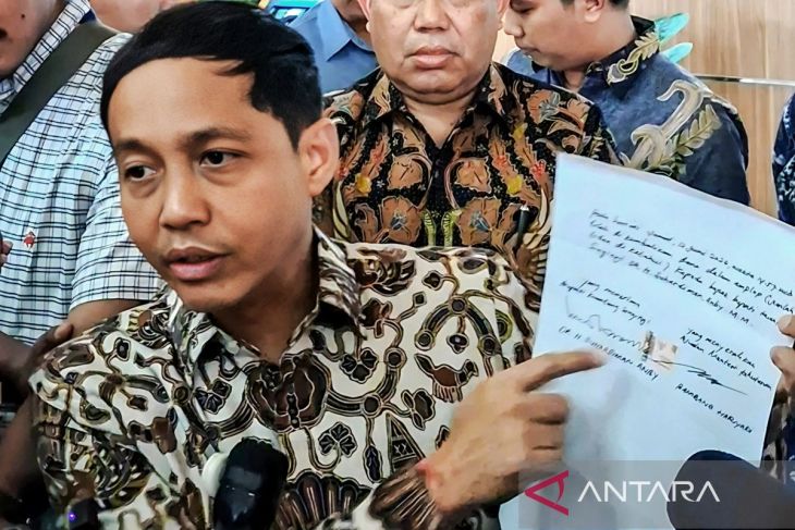 DPR: KPK harus pastikan tak ada spekulasi gratifikasi Menhut