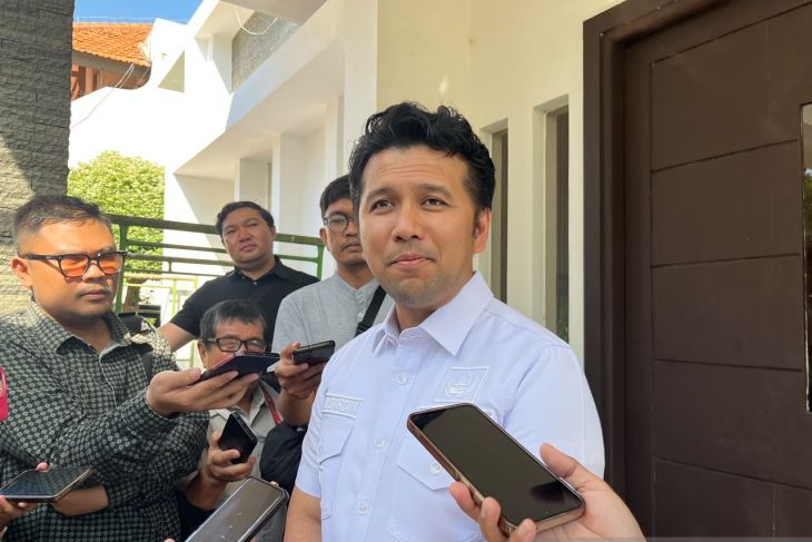 Pemprov Jatim gelar dialog peternak-pedagang atasi harga telur rendah