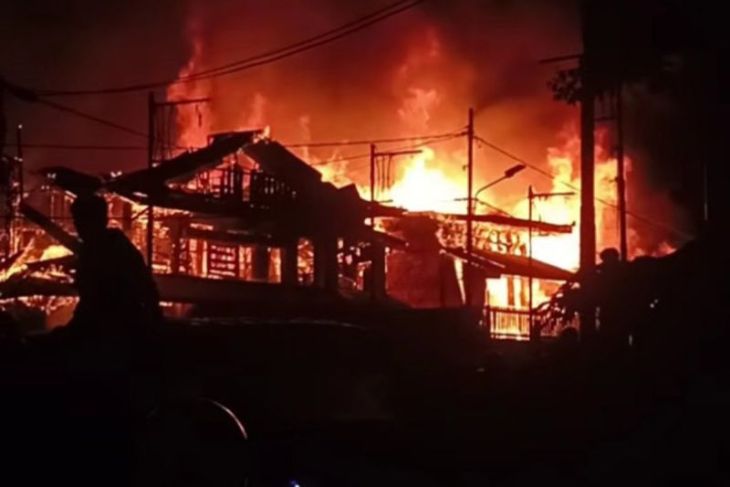 Empat unit bangunan hangus terbakar di Simeulue