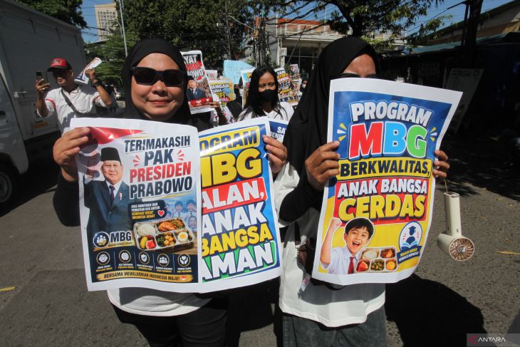 Ratusan massa di Surabaya gelar aksi dukung keberlanjutan program MBG